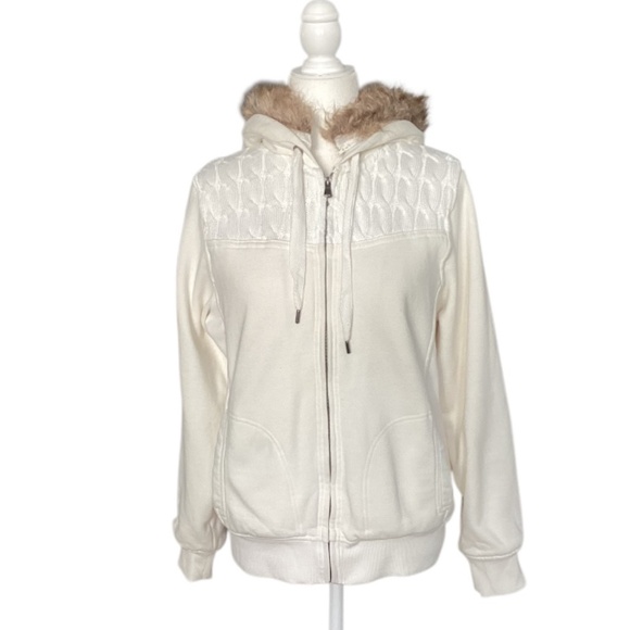 Green Tea Hooded Cable-knit White Sweatshirt - Picture 3 of 7